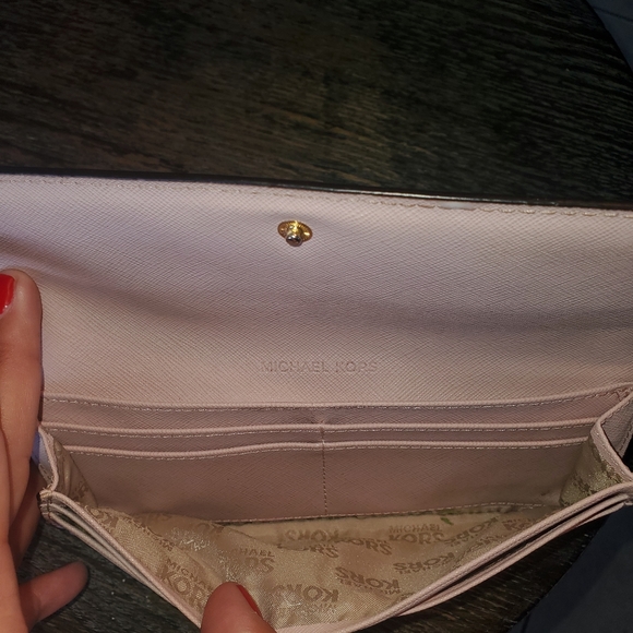 Michael kors wallet - Picture 6 of 6